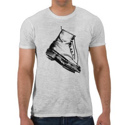 Foto Camiseta blanca para hombre del vintage de la bota