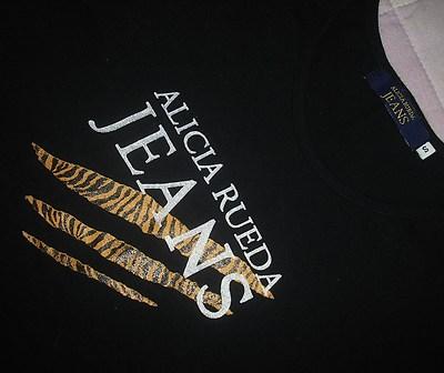 Foto Camiseta Diseñadora Alicia Rueda Estampado Garra Tigre Con Logo Jeans Talla S