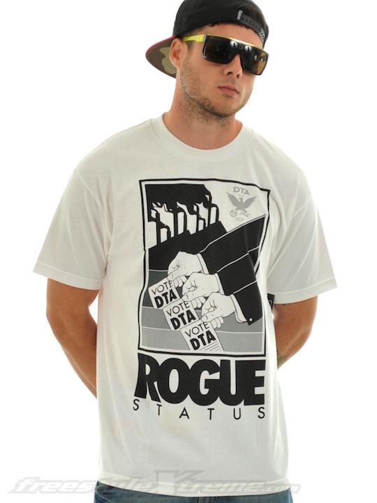 Foto Camiseta DTA-Rogue Status Propaganda Blanco Negro
