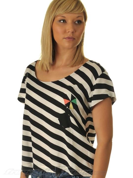 Foto Camiseta Mujer Volcom Malika Cream