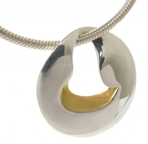 Foto Cavendish French Silver and gold vermeil heart disc pendant
