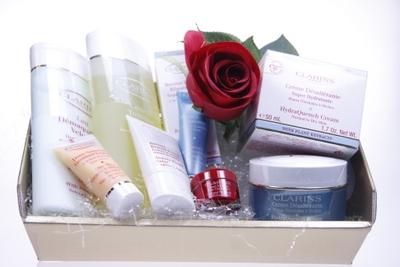 Foto cesta clarins cosmetica san valentin