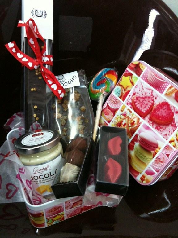 Foto Cesta regalo de chocolates original