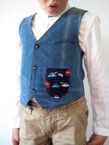 Foto Chaleco reversible de denim con coches (4-6 aos)