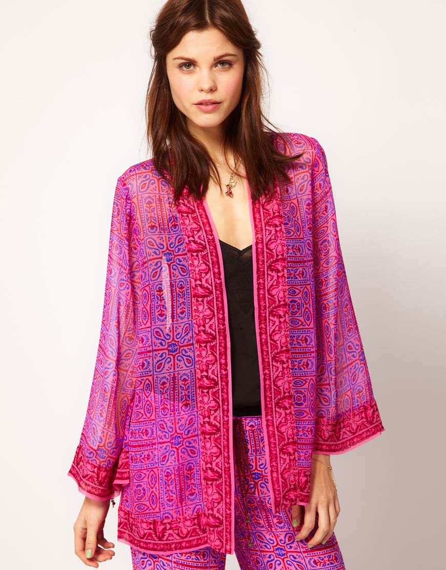 Foto Chaqueta estampada de seda de Winter Kate Imprimir