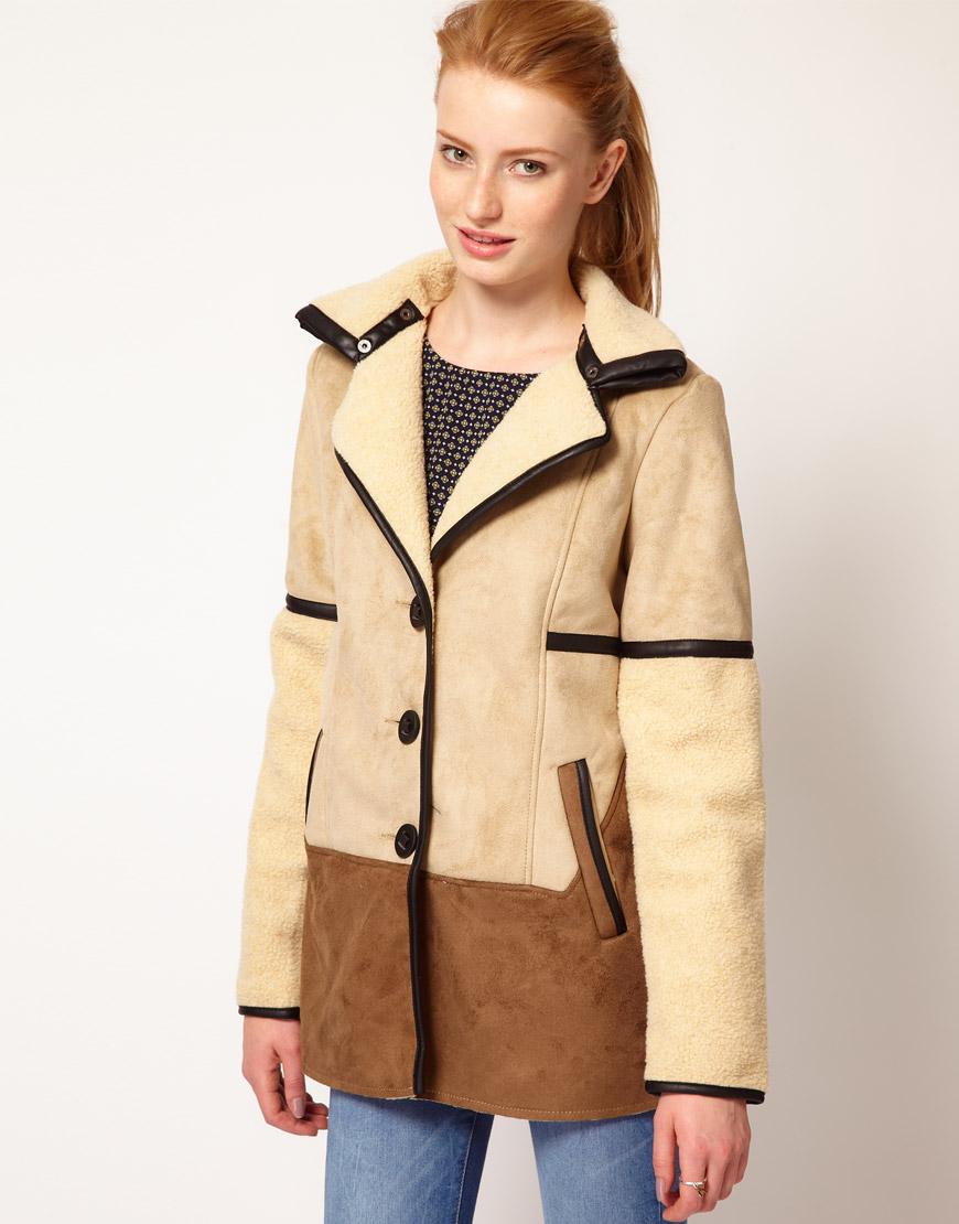 Foto Chaqueta larga de piel de oveja sintética de Vero Moda Natural/crema
