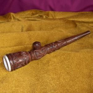 Foto Chillum pipa madera tallada artesanía