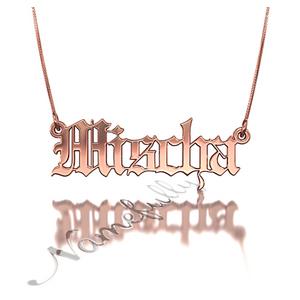 Foto Collar con nombre en oro rosa de 14k estilo Gótico, inspirado en Mischa Barton