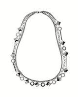 Foto Collar de metal, con varias vueltas