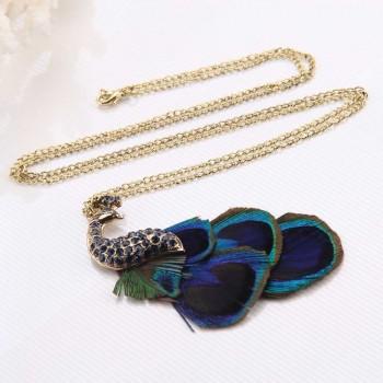 Foto collar gargantilla pavo real dorado pluma circonita azul