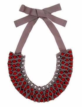 Foto COLLAR MUSA DE DÍA DE PAPIROGA