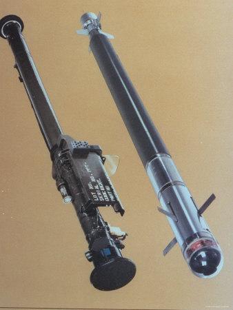 Foto Components of American Made, Shoulder Fired Stinger Infrared Homing Missile System - Laminas