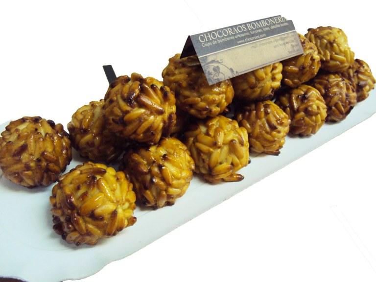 Foto Comprar panellets de pinyons. 500gr.