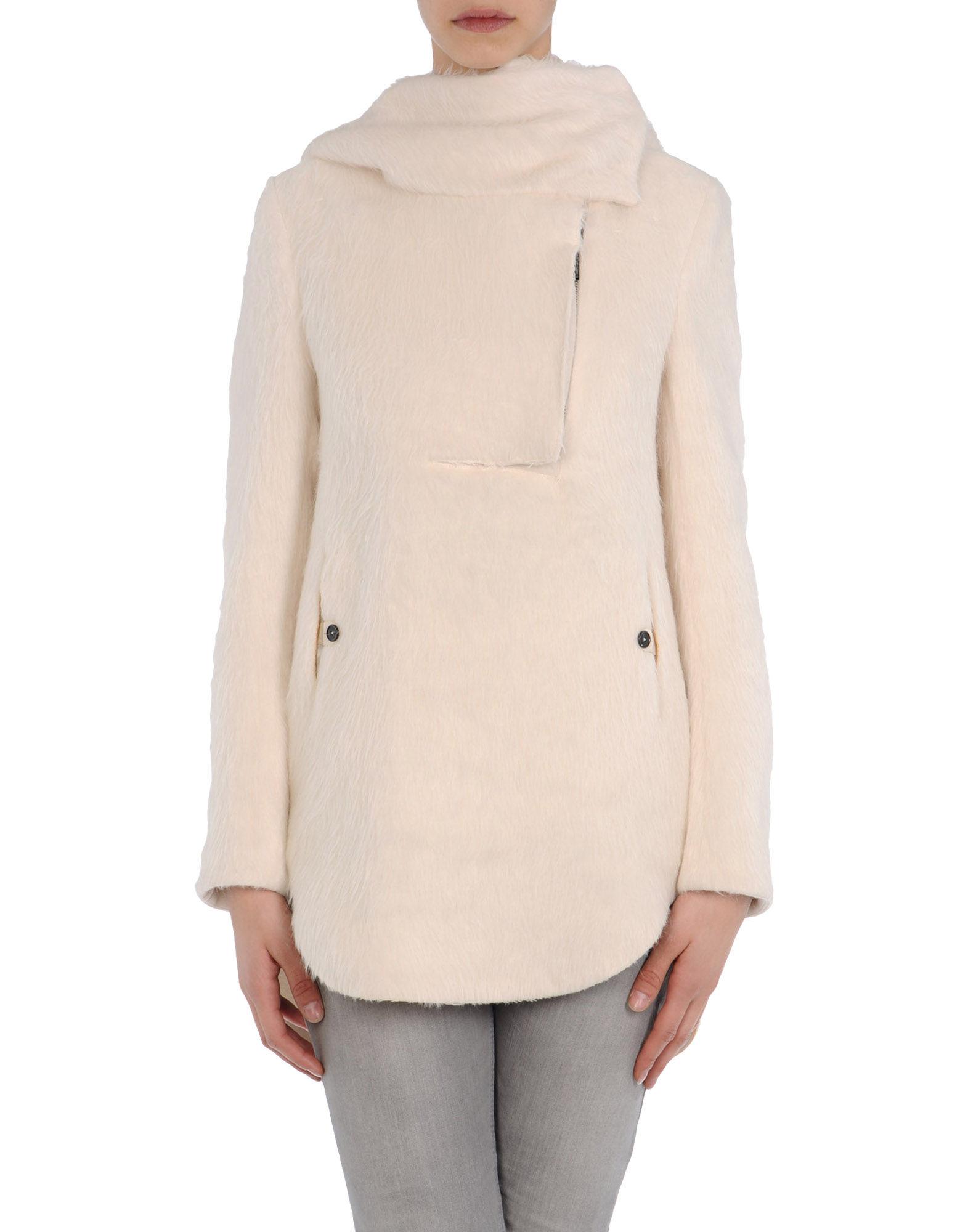 Foto costume national chaquetones
