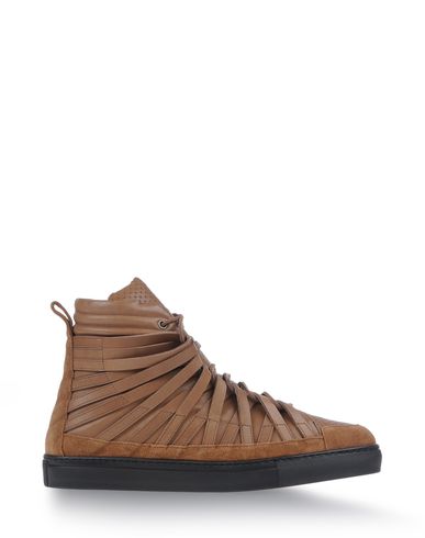 Foto damir doma sneakers abotinadas
