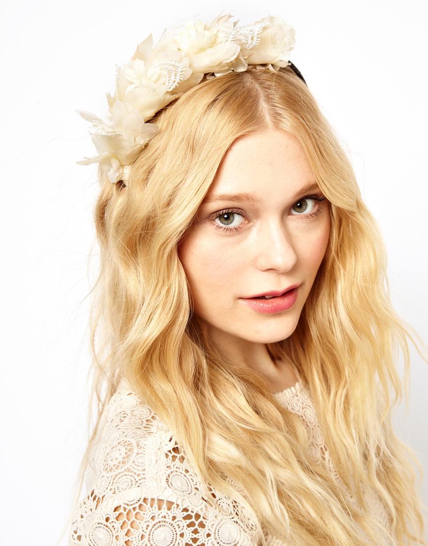 Foto Diadema con flores a los lados de Johnny Loves Rosie Crema