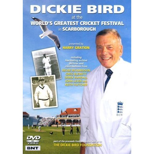 Foto Dickie Bird At The Greatest Cricket Festival In Scarborough