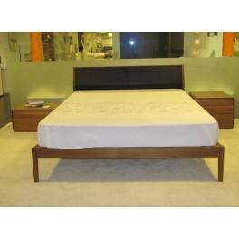 Foto Dormitorio matrimonio con cómada. verardo