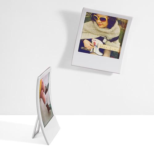 Foto Dos colgadores de fotos para pared con forma polaroid