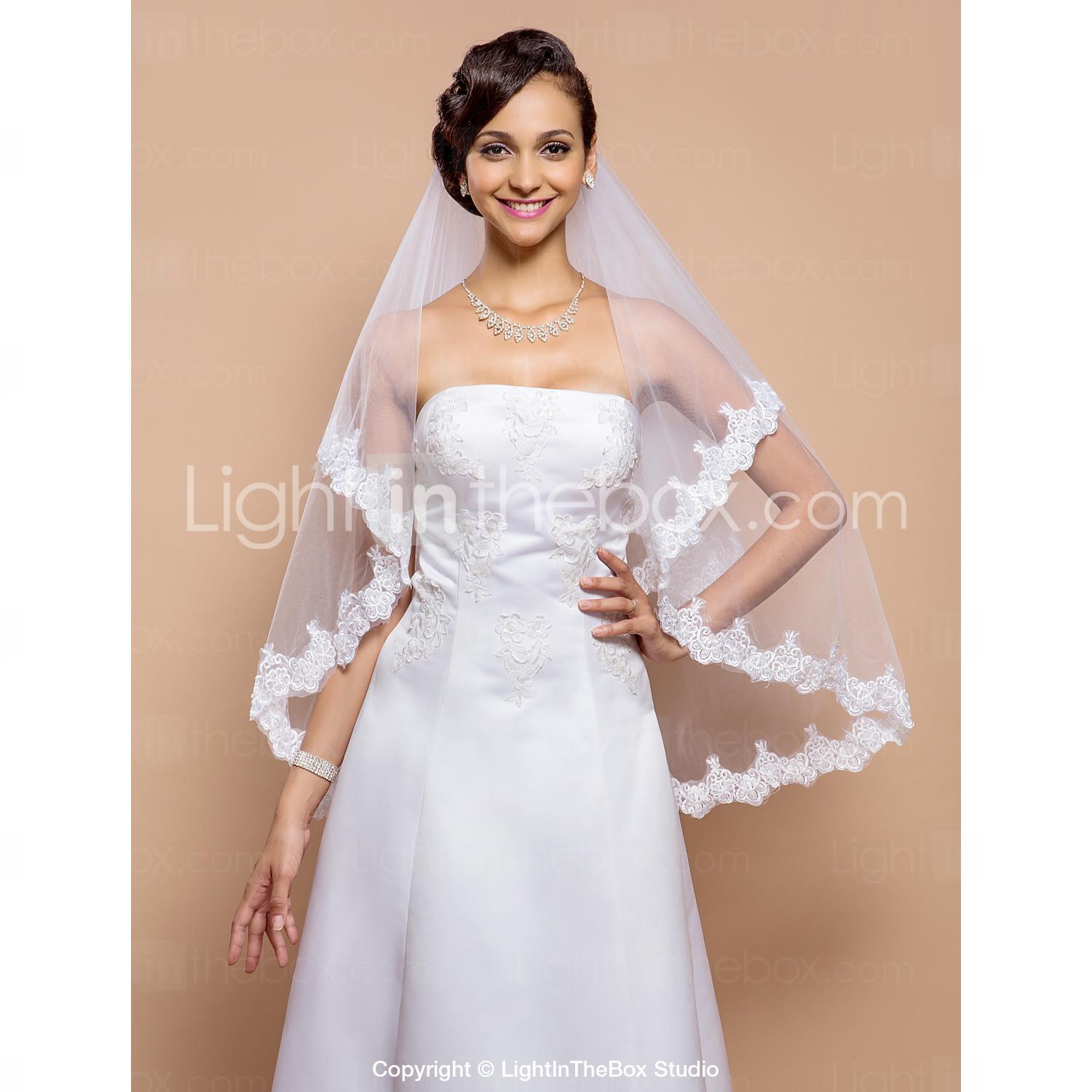 Foto Dos niveles de velo de novia de la yema del dedo con el cordón Applique Edge partida