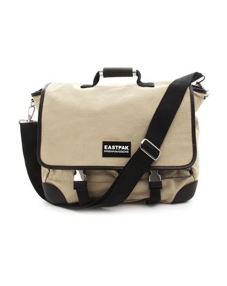 Foto EASTPAK x KRIS VAN ASSCHE - Bolso tipo mensajero beige con detalles negros