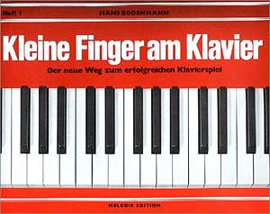 Foto Edition Melodie Kleine Finger am Klavier 1