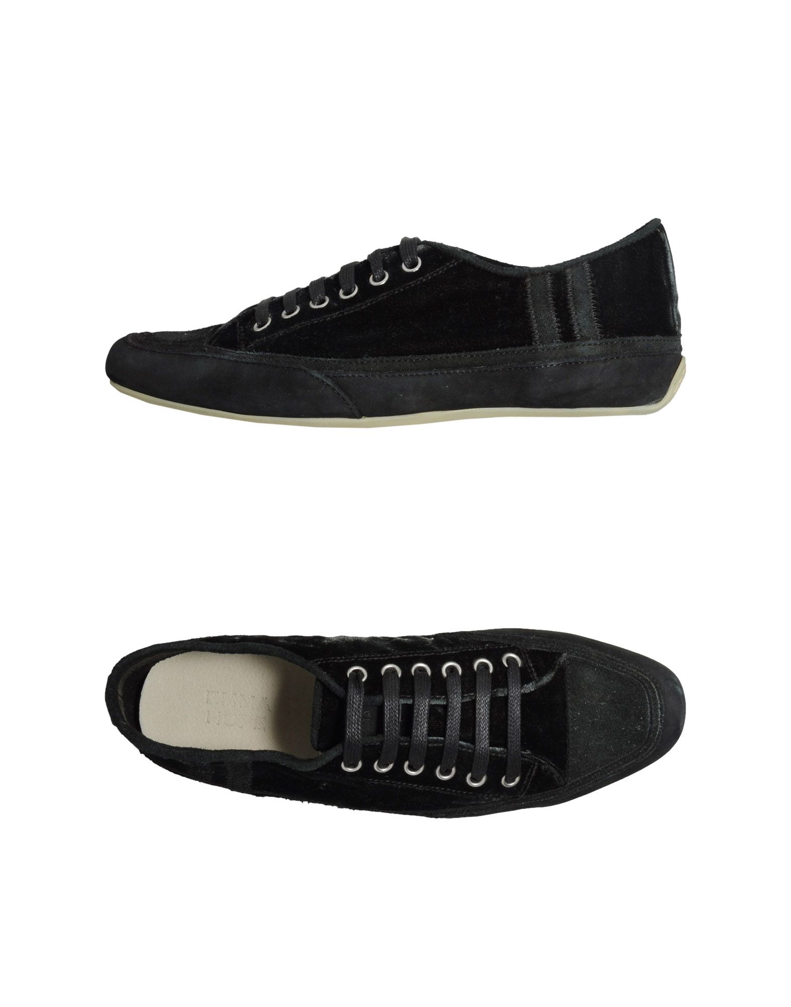 Foto emma hope sneakers
