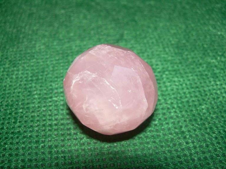 Foto Esfera feng-shui de cuarzo rosa