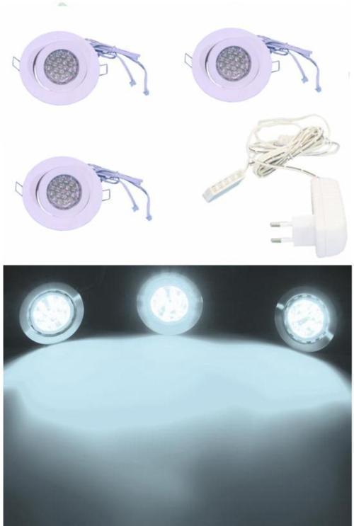 Foto EUROLITE 51935150 Ceiling White White Leds Plots 3 Units.