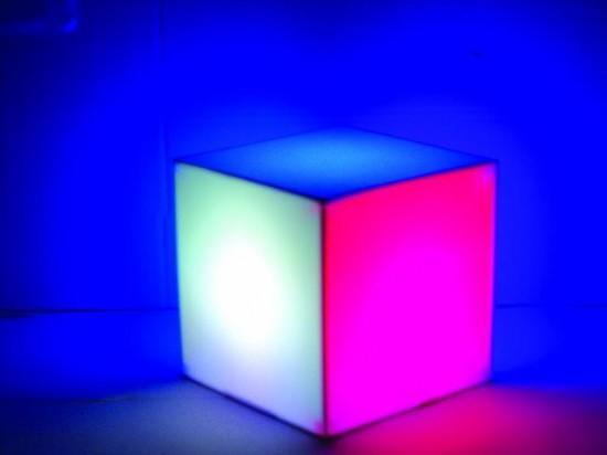 Foto EUROLITE LED CUBE 25/5C Led Cube 25x25x25 Cm. Automatic