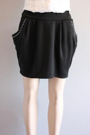 Foto falda con bolsillos negra