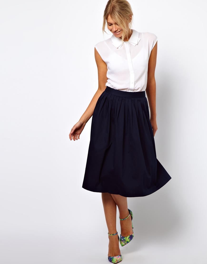 Foto Falda de corte amplio a media pierna de ASOS Azul marino