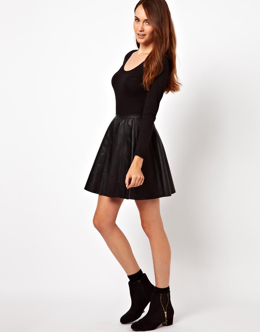 Foto Falda skater de efecto cuero de Warehouse Negro
