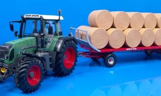Foto Fendt 818 with Vanto 700 and 20 Bails Diecast Model Tractor