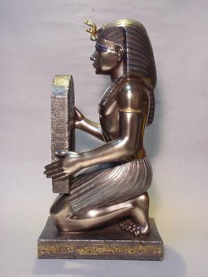 Foto Figura De Faraon Con Reloj