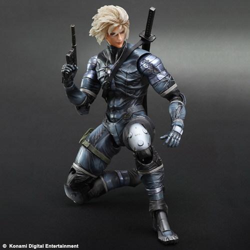Foto Figura Play Arts Metal Gear Solid Raiden 28 cm