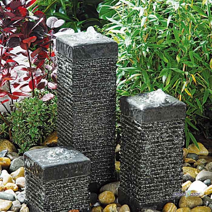 Foto Fuente Columnas Cuadradas Acantonadas Granito