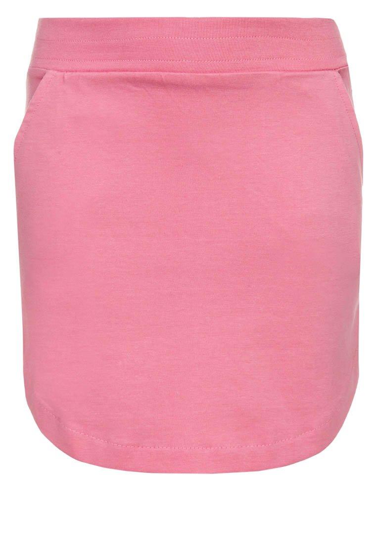 Foto fullstop. Minifalda fucsia