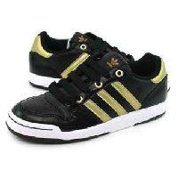 Foto G50082La adidas Midiru Court Mid toma el look de las zapatillas clásic