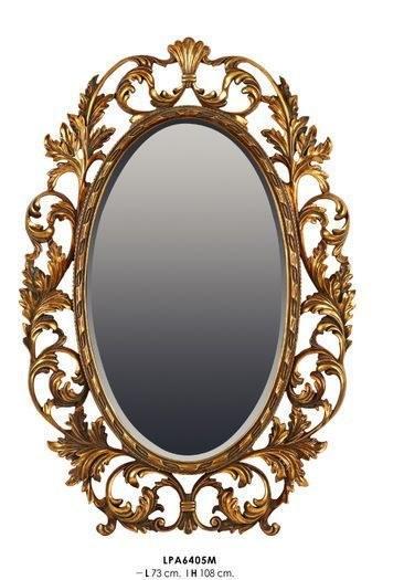 Foto Gran espejo con talla de hojas. modelo french