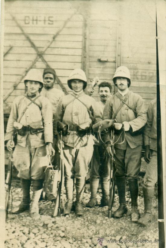 Foto grupo de soldados franceses tren colonias lugar a determinar