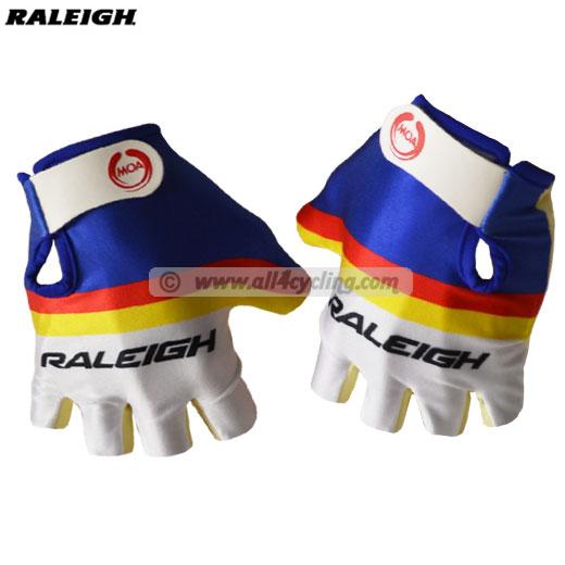 Foto Guantes Raleigh 2012