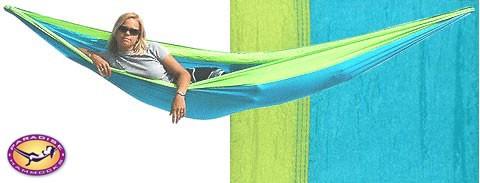 Foto Hamaca doble en turquesa y fluorescente de cal