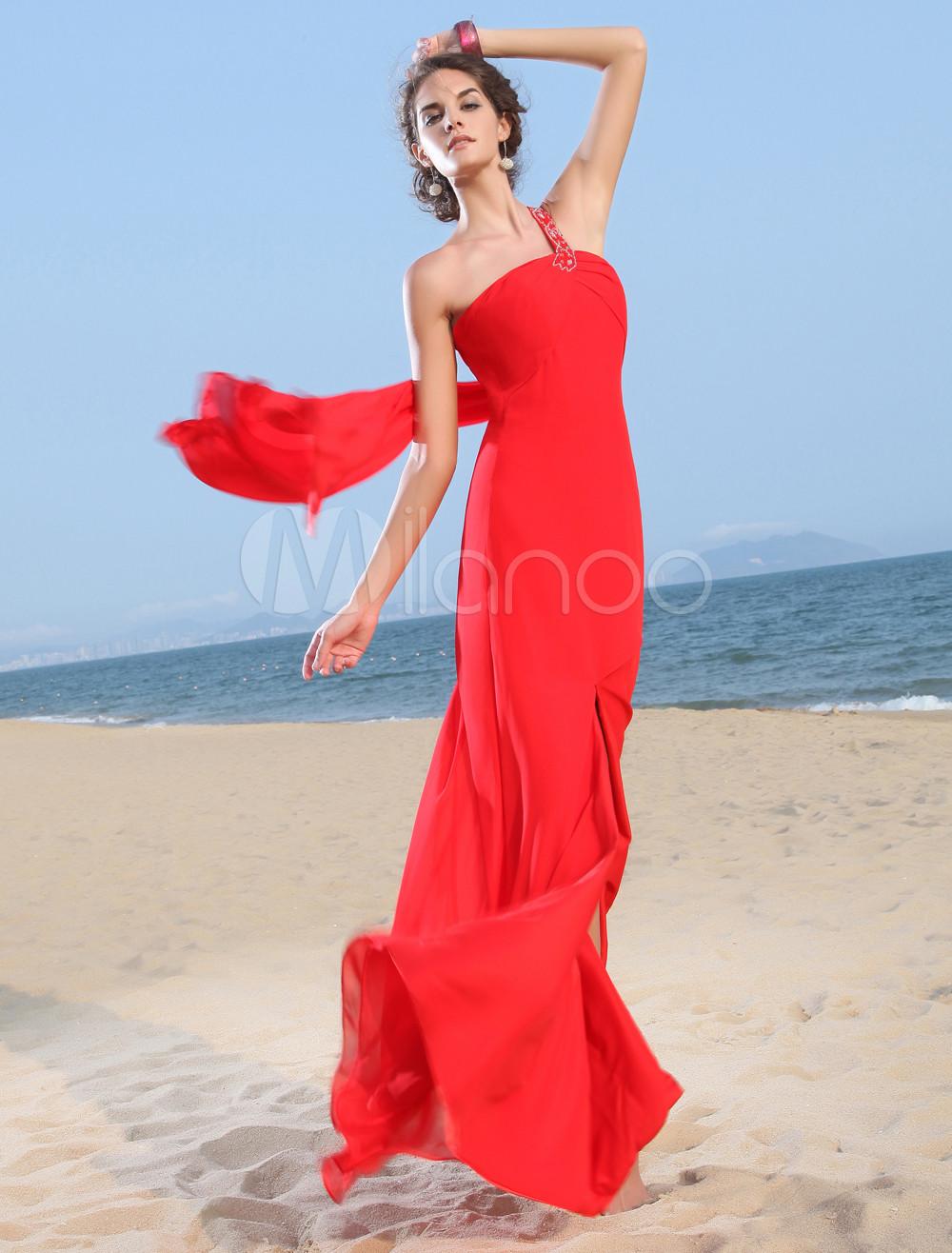 Foto Hermosa envoltura frontal de Split de Gasa roja un solo hombro vestido de noche
