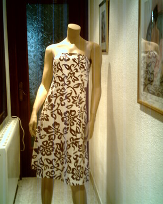 Foto ��� Bonito Vestido Palabra De Honor De Zara Basic, Estampado Talla Xl