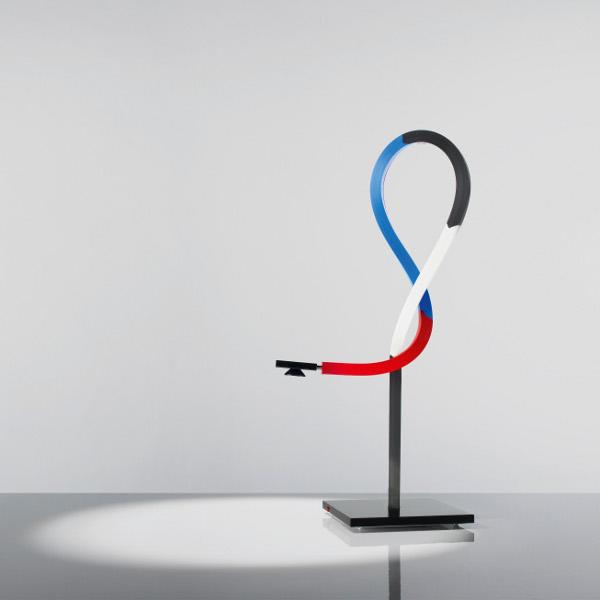 Foto Ingo Maurer Zufall T Table light