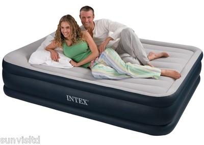 Foto Intex Queen Deluxe Pillow Rest Airbed With Built-In Pump