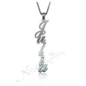 Foto Julia- Collar con nombre vertical estilo Carrie en oro blanco de 14k