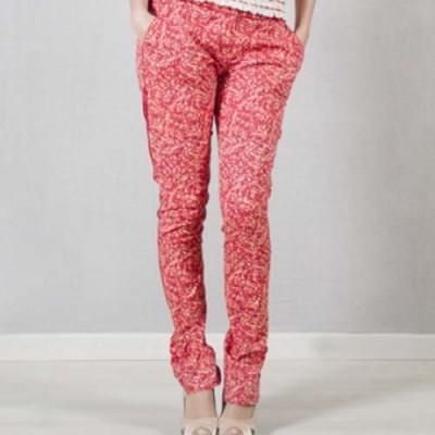 Foto Kahyra: pantalón estampado