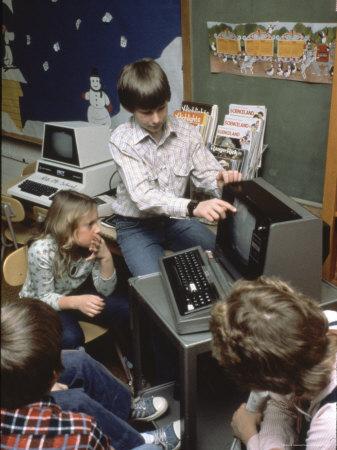 Foto Kids Getting a Computer Lesson, Charles Bonanno - Laminas